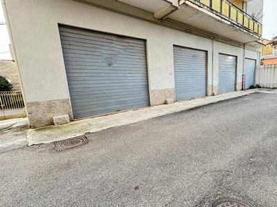 Locale Commerciale affitto a Lamezia Terme (CZ)