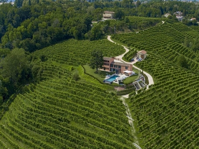 Esclusiva villa di 695 mq in affitto San Pietro di Feletto, Italia