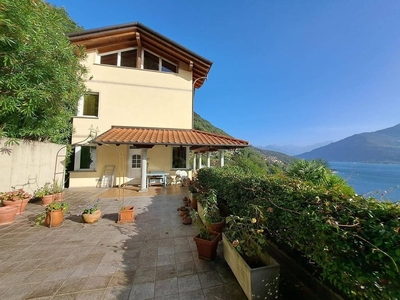 Villa in vendita Via Pezzo, San Siro, Como, Lombardia