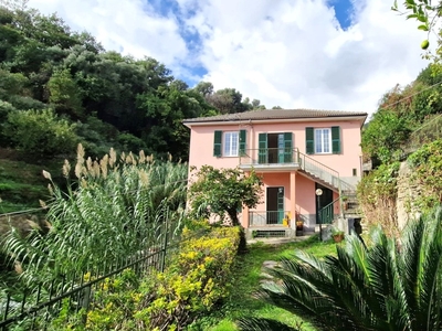 Villa 10 locali di 219 m² in Arenzano