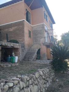 Villa a schiera in Località Casette - Latte, Ventimiglia