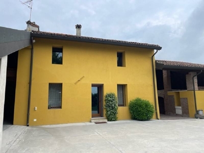 Villa in vendita a Sospiro