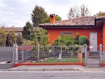 Villa in vendita a Villanterio