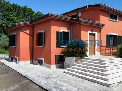 Villa unifamiliare in vendita a San Nicola Manfredi