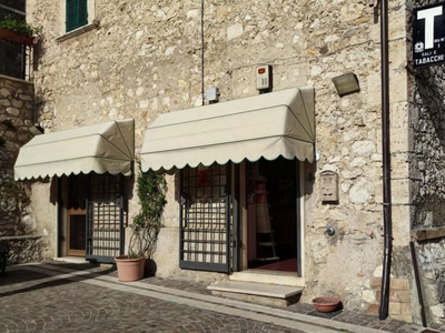 negozio in vendita a Montecchio