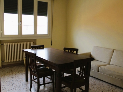 Appartamento in Ludovico Ariosto, Montecatini-Terme, posto auto, 78 m²