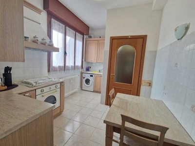 Appartamento in Vendita ad Cesano Boscone - 178000 Euro