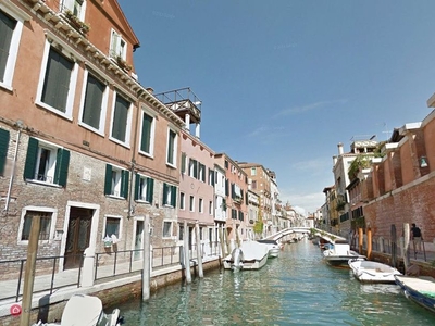 Appartamento in Vendita in dorsoduro san vio a Venezia