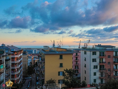 Appartamento in Vendita in Via Negroponte 75 a Genova