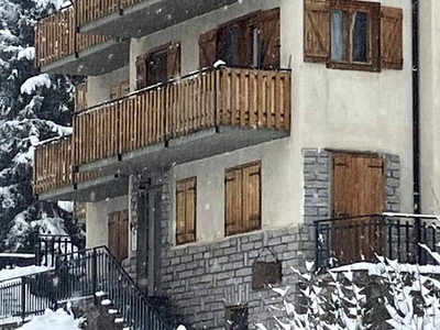 Beautiful cosy penthouse ski apartment in La Thuile Aosta Valley. Pet friendly