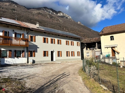 Casa Bi/Trifamiliare in Vendita in Via Fontanelle 16 a Belluno