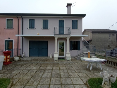 Casa Indipendente in Cavarzere, Via Giovanni Xiii, 30, Cavarzere (VE)