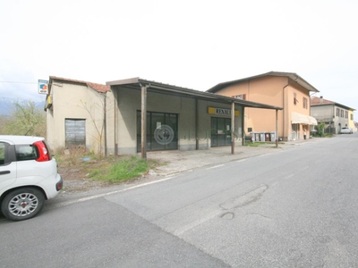 Palazzina commerciale in affitto a Mulazzo