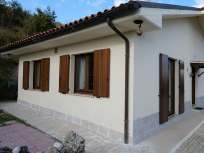 Villa 6 locali di 90 m² in Apiro