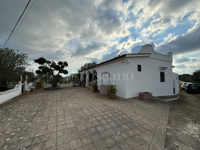 Villa a Ostuni in via albrizido