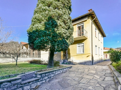 Villa Bifamiliare a Como in Via Isonzo, Isonzo