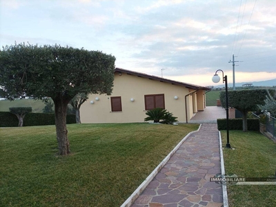 Villa in vendita a Ancarano
