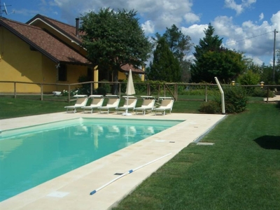 Villa in vendita a Gropparello Piacenza