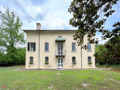 Villa in Vendita in a Ferrara