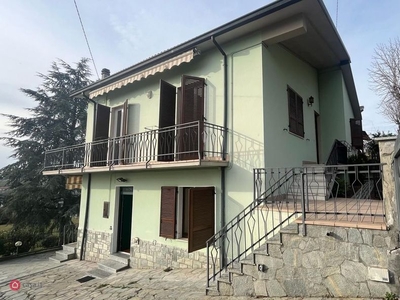 Villa in Vendita in Frascarolo a Montalto Pavese