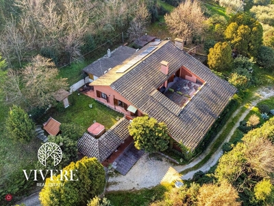 Villa in Vendita in Strada di Colleseccozza a Terni