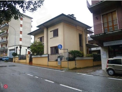 Villa in Vendita in Via Giacomo Matteotti 67 a Lumezzane