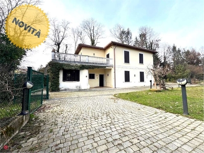 Villa in Vendita in Via per Castelnuovo a Tradate