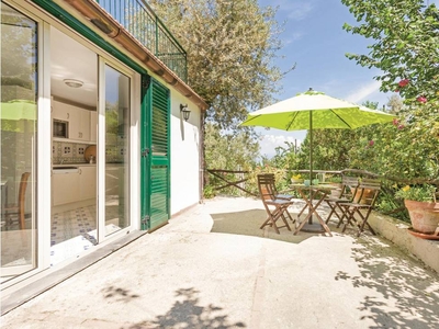 Affascinante casa a Priora con terrazza, giardino e piscina