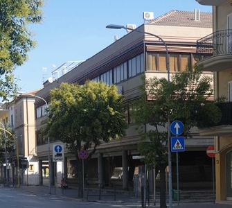 Locale Commerciale in Vendita ad Alba Adriatica