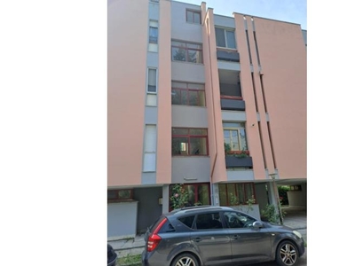Appartamento in affitto a Latina, Frazione Latina Scalo, Largo Cuneo 4