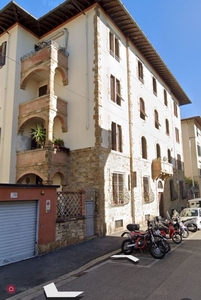Appartamento in Vendita in Piazza Giampietro Vieusseux a Firenze