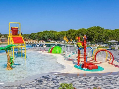 Roulette per 4 persone con piscina per bambini