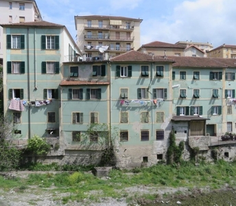 capannone artigianale in vendita a Campomorone