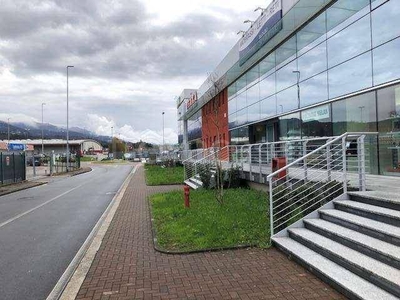 Capannone Industriale in affitto a Montano Lucino