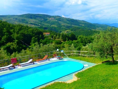 Casa con 2 stanze con accesso piscina, giardino recintato e Wifi a Serravalle Pistoiese