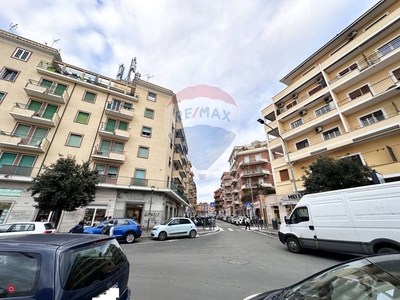 Garage/Posto auto in Vendita in Via delle Ninfee 15 a Roma