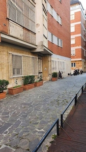 Magazzino in in affitto da privato a Roma via Cesare Ferrero di Cambiano, 82
