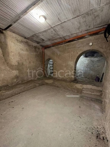 Magazzino in in affitto da privato a Roma via dei Tre Archi, 15