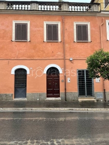 Negozio in affitto a Castel Sant'Elia via Umberto I, 10