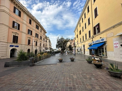 Negozio in affitto a Civitavecchia corso Centocelle