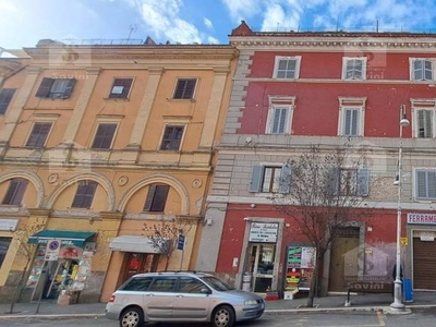 Negozio in affitto a Genzano di Roma via Sebastiano Silvestri