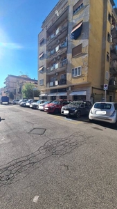 Negozio in affitto a Roma via dei Noci