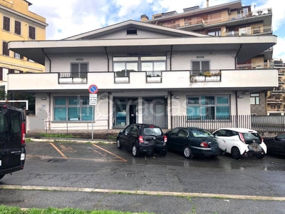 Negozio in affitto a Roma via Flaminia Nuova, 209