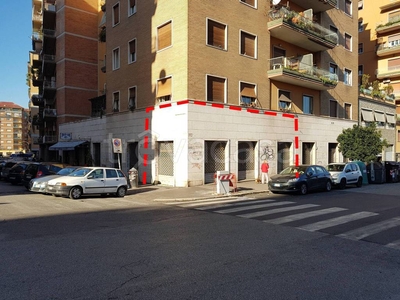 Negozio in affitto a Roma via Pietro Ottoboni, 56