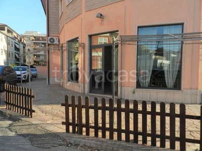 Negozio in affitto a Tarquinia via Muzio Polidori, 9