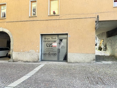 Negozio in affitto ad Artogne piazza a. Lorenzetti, 25