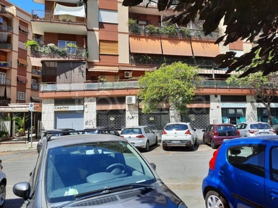 Negozio in in affitto da privato a Roma via Mario Chiri, 29, 31, 33