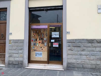 Negozio/Locale commerciale in Vendita in Piazzale della Porta al Prato 50 a Firenze