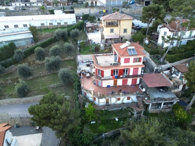 porzione di bifamiliare in vendita a Ventimiglia