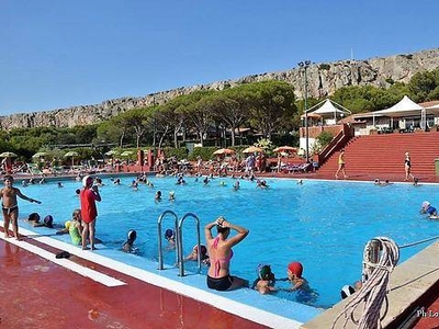 Roulette per 5 persone con piscina per bambini